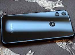 هاتف Motorola Moto One بتصميم شيك جدا