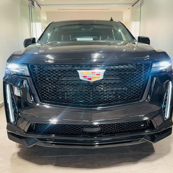 كاديلاك 2025 أبرز الطرازات والمواصفات