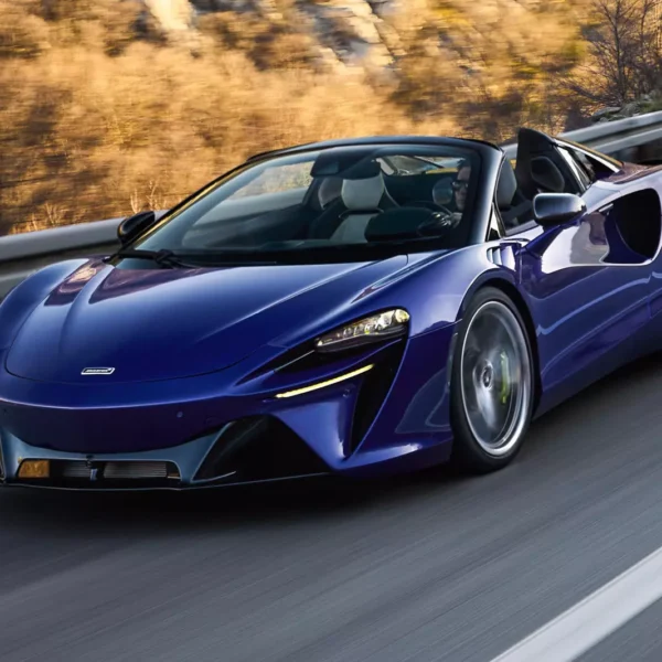 سيارة ماكلارين ارتورا سبايدر 2025