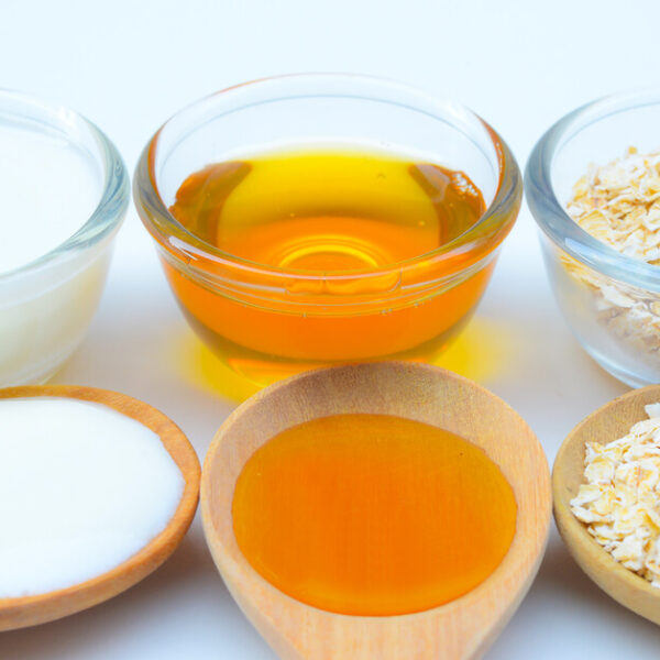 عمل ماسك الشوفان والعسل لتقشير الوجه