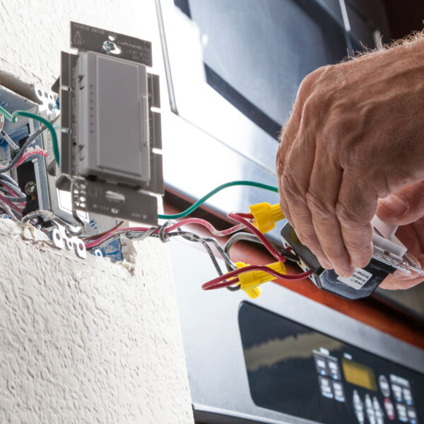 حل فوري لتسريب الكهرباء في المنزل من شركة منارة الخليج