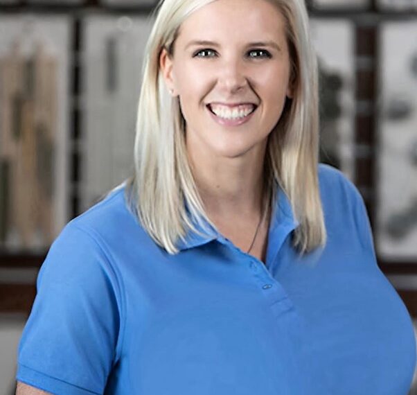 مستشار إدارة العقارات التجارية يتطلع إلى التواصل