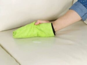 طرق تنظيف الكنب والسجاد