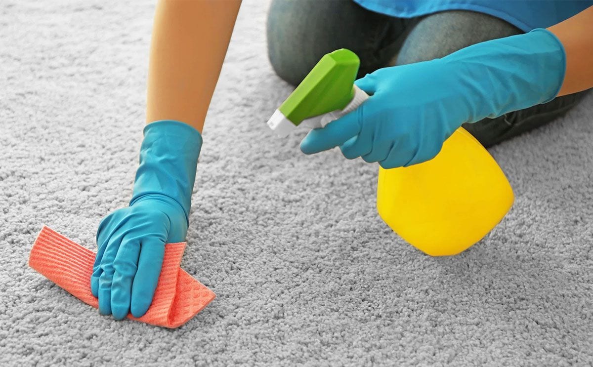 طرق تنظيف الكنب والسجاد