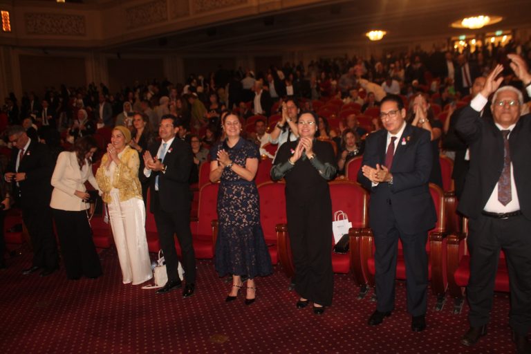 ليلة استثنائية لـ مستشفى "بهية" و"لاروش بوزيه" بحضور الدكتورة ليلى سالم وبأنغام عمر خيرت