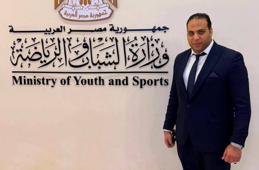 خبير الضرائب حاتم اسامة يتخطى المليون متابع على الفيس بوك 