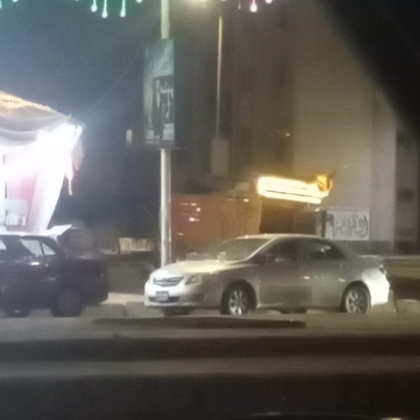 الباعة الجائلين يسيطرون على شوارع العاشر من رمضان بلا رقيب