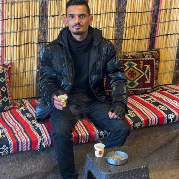 الشيخ مصطفى.. من شغف «بيس» إلى جمهور واسع وملايين التفاعلات