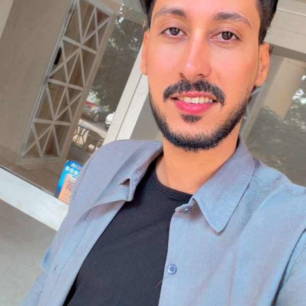 هشام أحمد سيد.. 10 سنوات من الخبرة تحوّل شغف السوشيال ميديا إلى مسيرة في صناعة المحتوى
