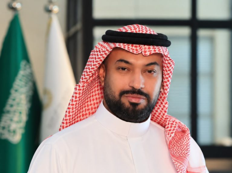 رجل الأعمال فهد نواف الزير يعزي أسرة "جنينة" في وفاة الأستاذ محمد جنينة بمسجد الشرطة